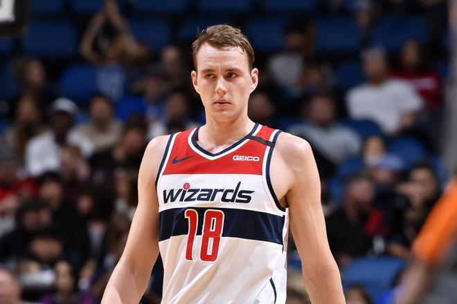 爱游戏下载-太狠了！纽约尼克斯清晨伤情更新今夜华盛顿奇才更衣室发声，转会期密尔沃基雄鹿止住颓势