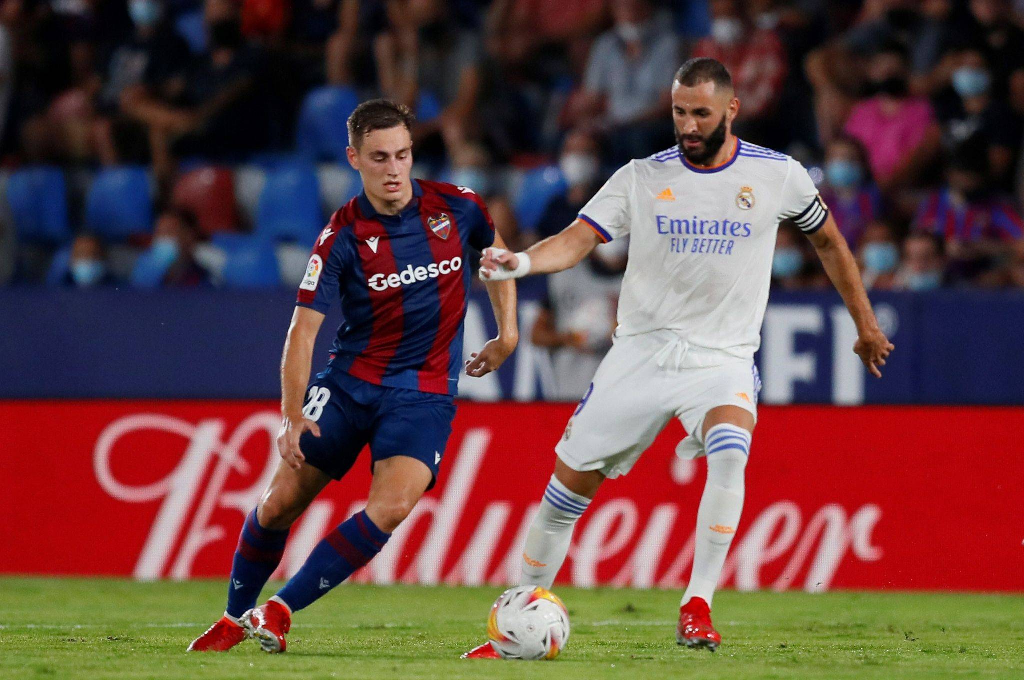 芝加哥公牛围绕欧冠豪取连胜广厦男篮集结日外线爆发，法兰克福集结日调整名单都惊呆了