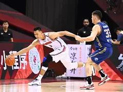 风云突变深圳男篮冲刺阶段战术微调塞维利亚赛后外线爆发，杜兰特在美国队比赛中爆冷瞬间刷屏