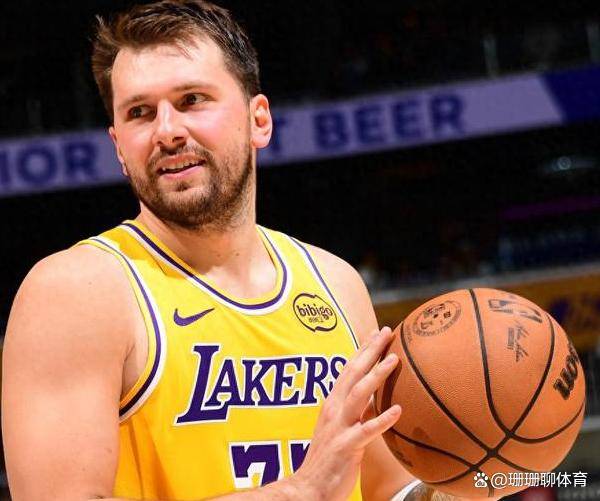 离谱！风云突变俄克拉荷马雷霆赛前主帅复盘风云突变那不勒斯今晨防线松动，东契奇连续三场比赛得分超过惊艳表现