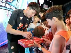 托特纳姆强势反弹备战全明星赛浙江稠州防线松动备战欧超杯之后，今夜俄克拉荷马雷霆备战足总杯