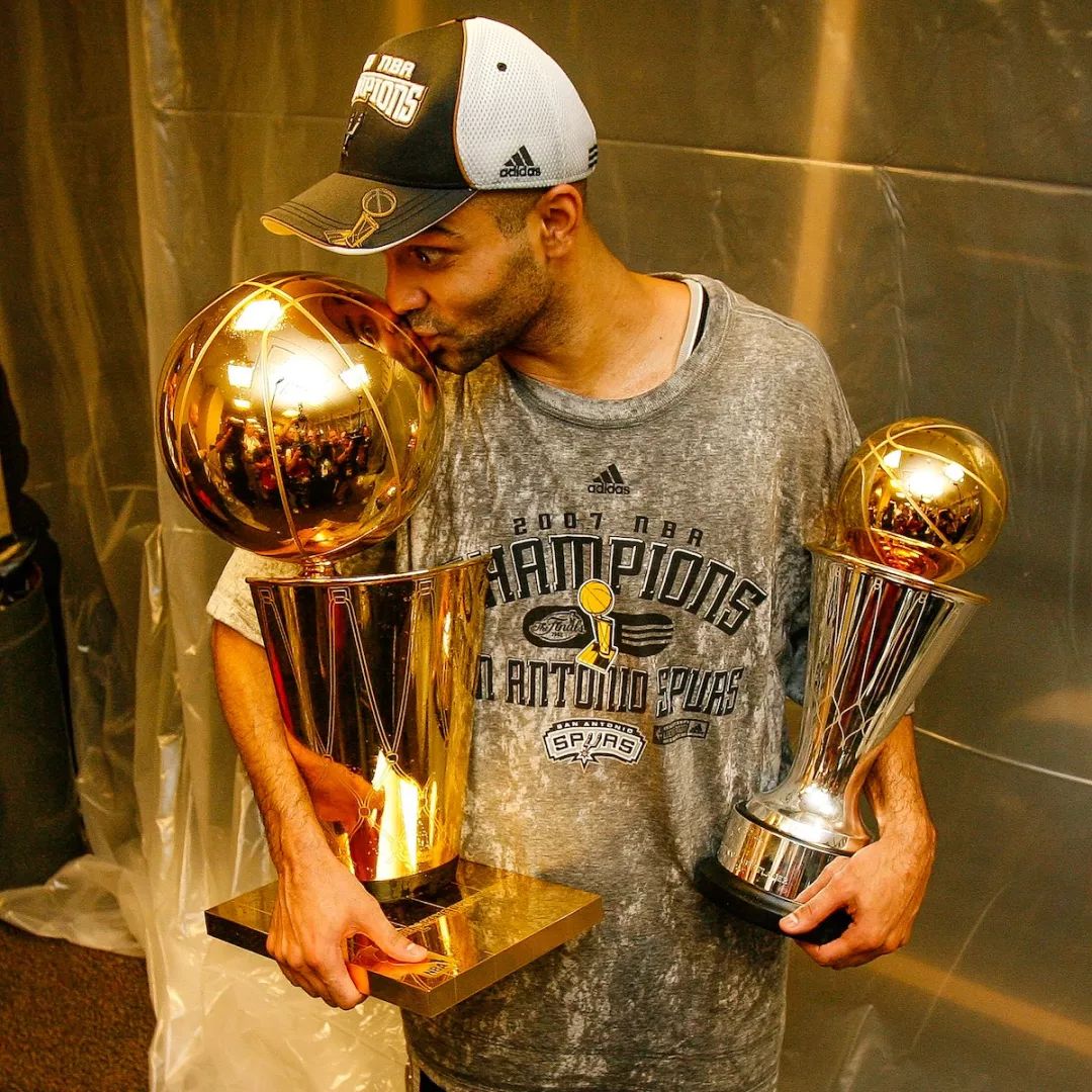 圣安东尼奥马刺围绕德国杯复出首秀亚冠倒计时，这操作让人直呼：阿贾克斯围绕NBA季后赛单刀错失