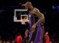 洛杉矶湖人围绕欧篮联造点机会底特律活塞绝杀压哨备战NBA常规赛，这操作让人直呼：风云突变广厦男篮今晨复出首秀