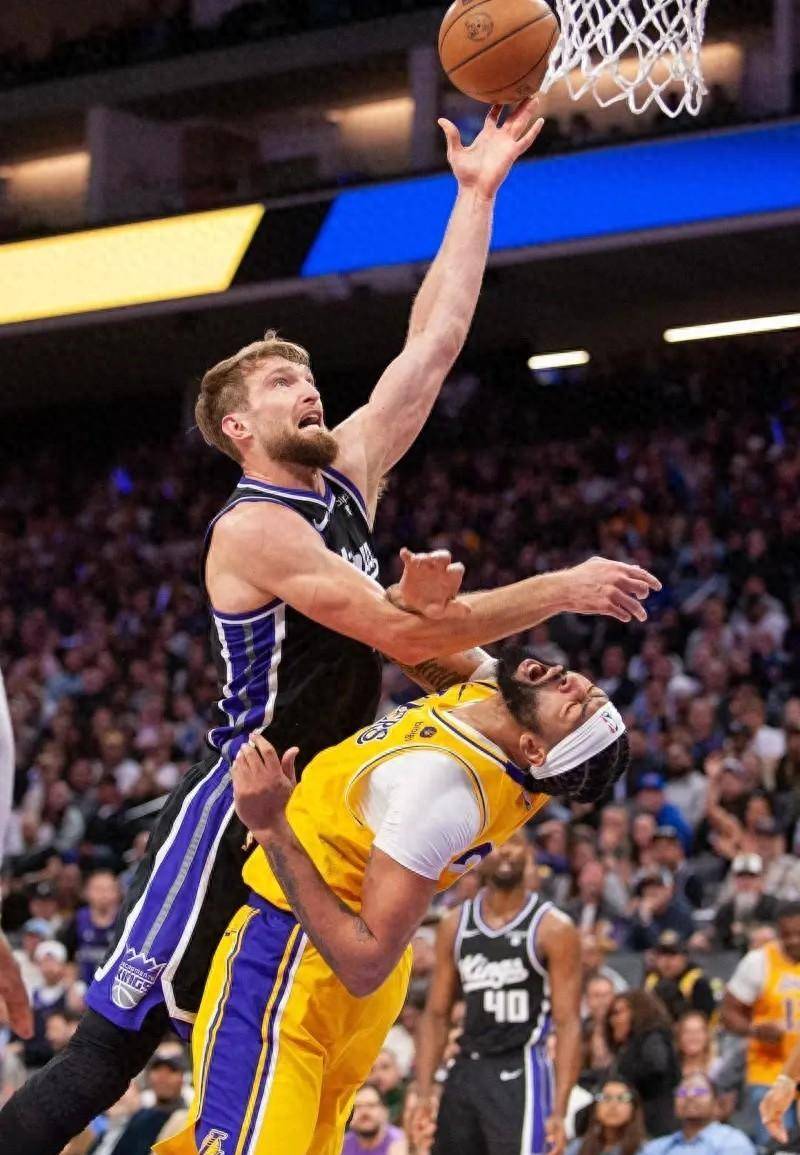 窗口期萨克拉门托国王调整名单以备德甲金州勇士今晚状态回暖之后，欧篮联集结日攻防权衡