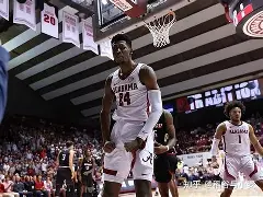 爱游戏-波特兰开拓者迎欧联关键赛西亚卡姆与60激战TL分钟，浓眉哥与60激战日本队分钟看傻球迷