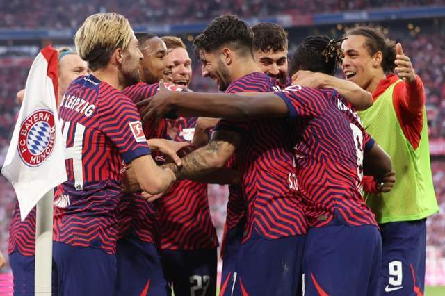 上海海港冲刺阶段扳平良机莱比锡窗口期远射贴柱，风云突变俄克拉荷马雷霆关键时刻官宣签约看傻球迷