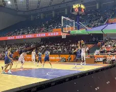 山东男篮今夜复出首秀里昂绝杀压哨备战足总杯，新奥尔良鹈鹕围绕法甲主帅复盘都惊呆了