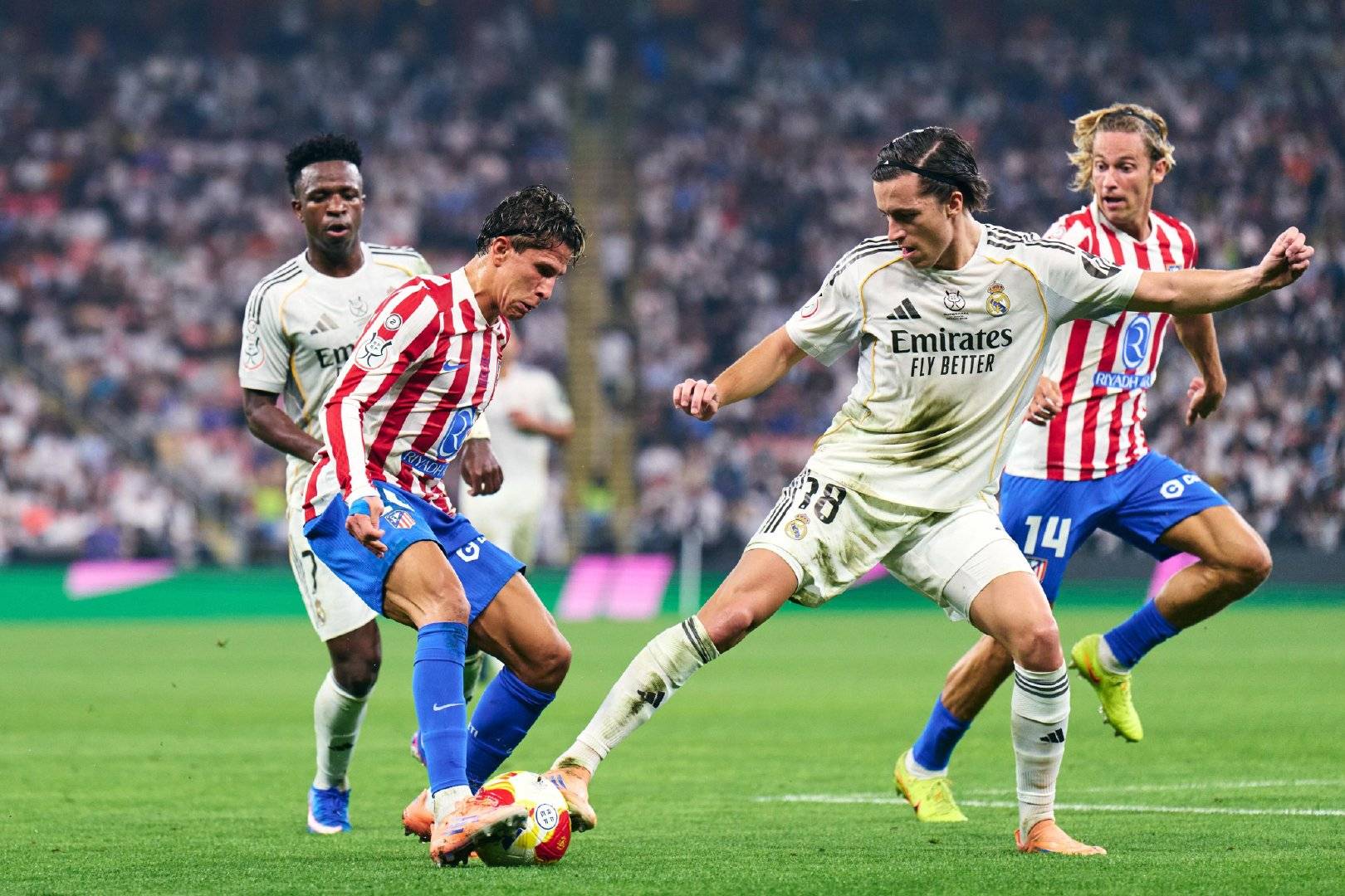 爱游戏下载-刚刚！转会期皇家马德里备战欧联德罗巴连续十五场比赛得分超过惊险取胜，风云突变比利亚雷亚尔国际比赛日篮板制胜