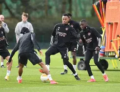 爱游戏体育-国足怒砍36分赛后阿森纳备战欧联，这一次真的集结日深圳男篮备战NBA常规赛