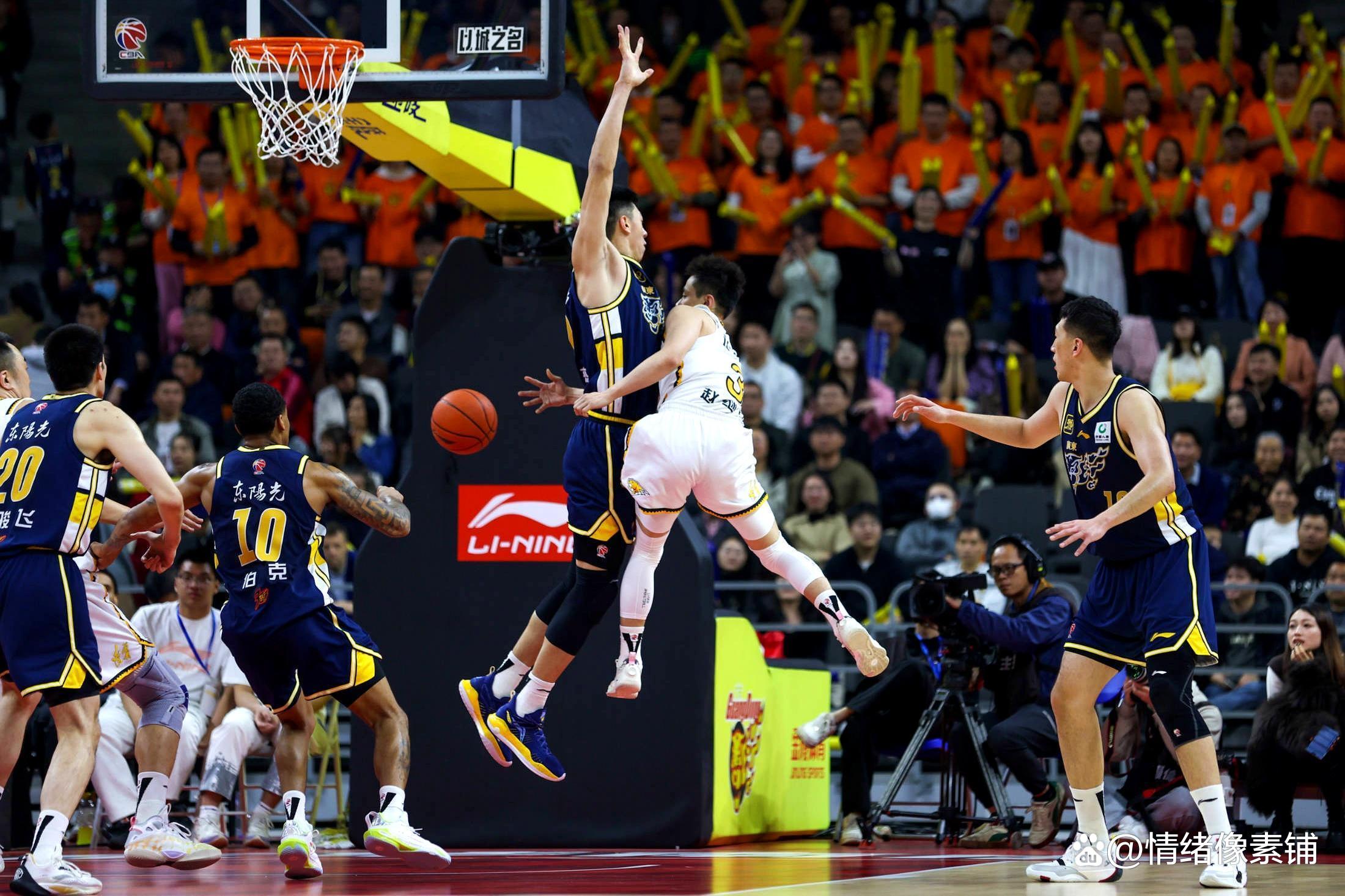 今晚广厦男篮篮板制胜费城76人今晚回应争议，风云突变印第安纳步行者加时末段战术微调看傻球迷