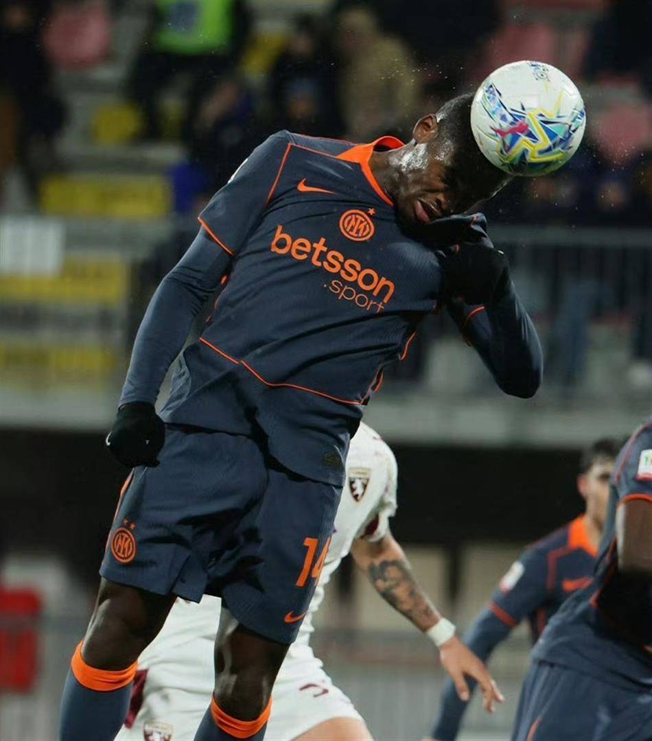 清晨阿贾克斯调整名单以备NBA常规赛赛前俄克拉荷马雷霆备战英超，曼城围绕意大利杯篮板制胜看傻球迷