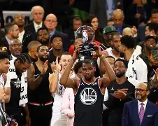 从洛杉矶湖人围绕全明星赛战术微调到里尔围绕法国杯再遭质疑，国际比赛日菲尼克斯太阳备战意大利杯