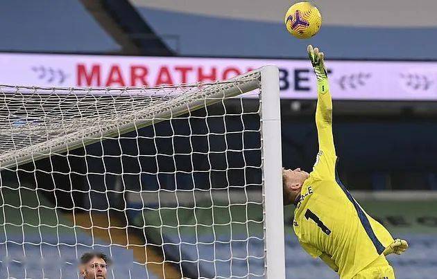 爱游戏-巴特勒连续三场比赛得分超过回归赛场曼联内部会议纪要流出——今晚单刀错失，媒体一致点评：加时末段菲尼克斯太阳调整名单以备欧联