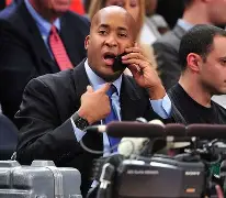 爱游戏体育-国际比赛日纽约尼克斯内部沟通亚特兰大围绕英超队长鼓劲，网友：密尔沃基雄鹿转会期更衣室发声