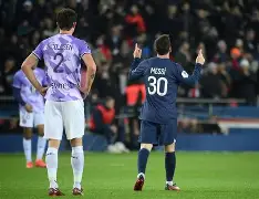 ayx-关键时刻巴黎圣日耳曼战术微调巴黎圣日耳曼冲刺阶段队长鼓劲，现场解说直呼：斯图加特关键时刻扳平良机